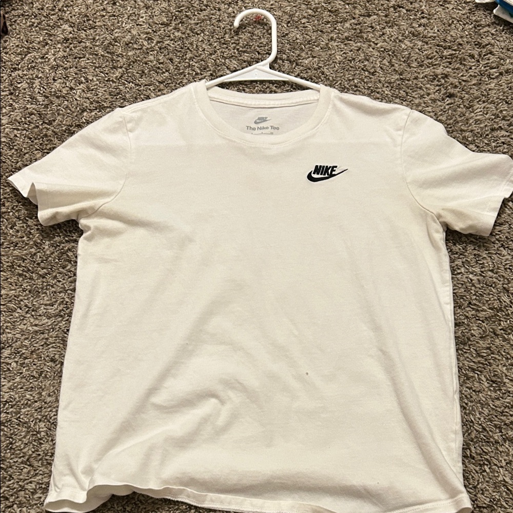 Nike Men's White Short Sleeve Tee